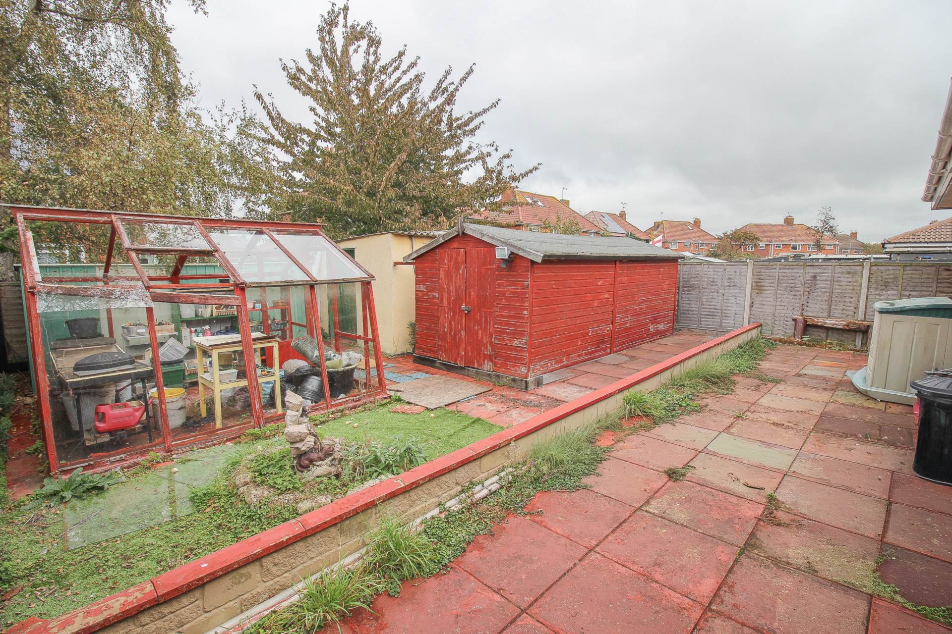 WSM**1600 SQ FT**4 BEDROOMS**3 RECEPTION AREAS**LARGE GARAGE/ELEC DOOR**, Image 2
