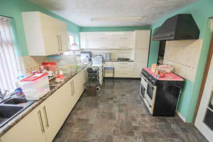 WSM**1600 SQ FT**4 BEDROOMS**3 RECEPTION AREAS**LARGE GARAGE/ELEC DOOR**, Image 10