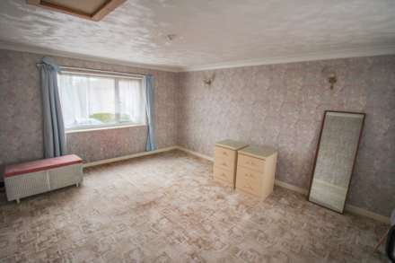 WSM**1600 SQ FT**4 BEDROOMS**3 RECEPTION AREAS**LARGE GARAGE/ELEC DOOR**, Image 3