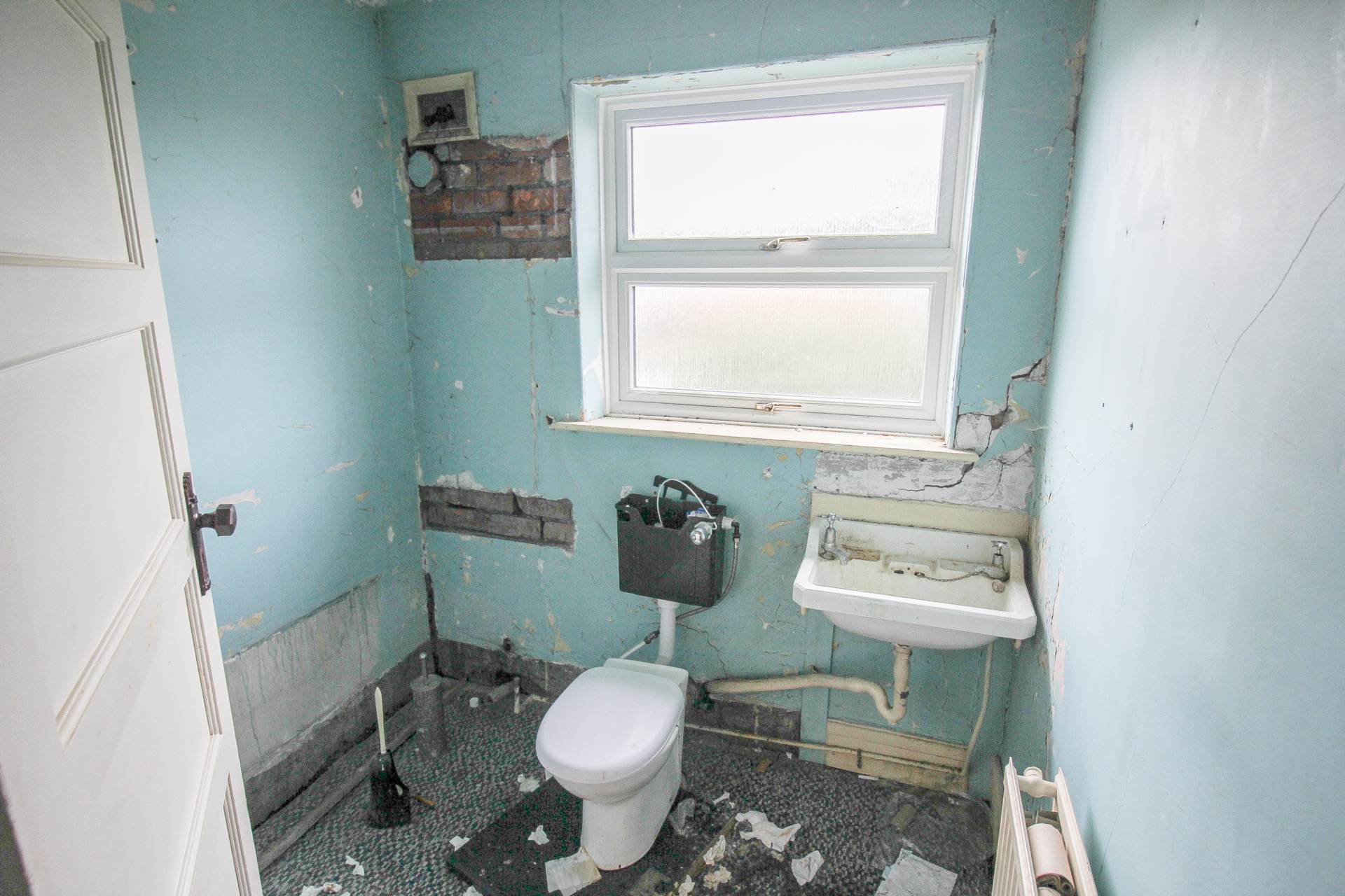 Priory Road**Updating Required**Good Size Garden**Two Reception Rooms**3 Bedrooms**, Image 10