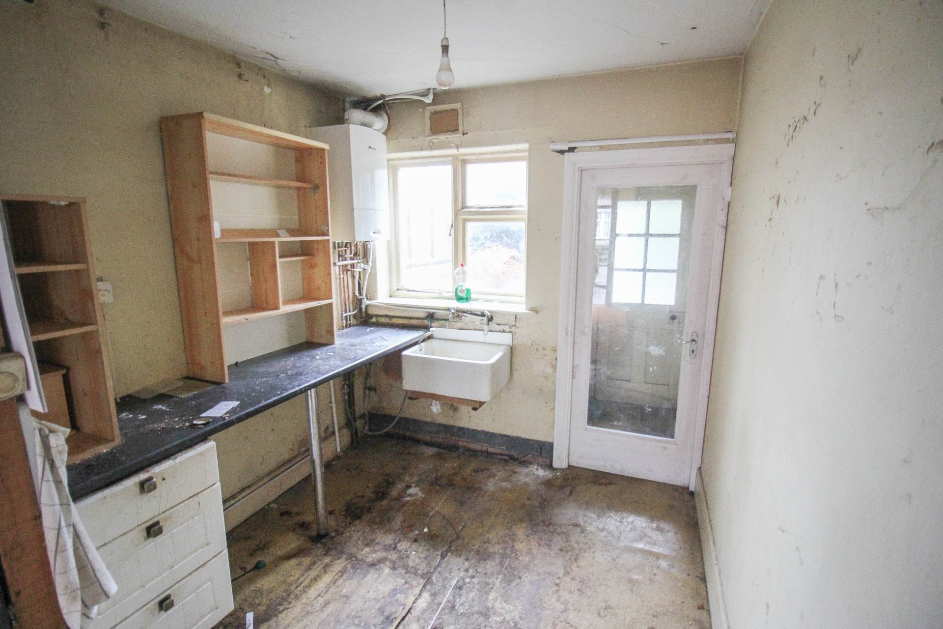 Priory Road**Updating Required**Good Size Garden**Two Reception Rooms**3 Bedrooms**, Image 4