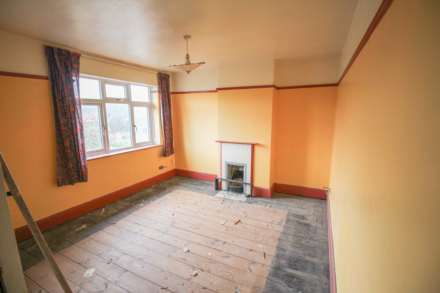 Priory Road**Updating Required**Good Size Garden**Two Reception Rooms**3 Bedrooms**, Image 7