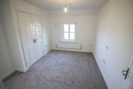 Worle Moor Road**Refurbished Throughout**Garage & Parking**Vacant**, Image 12