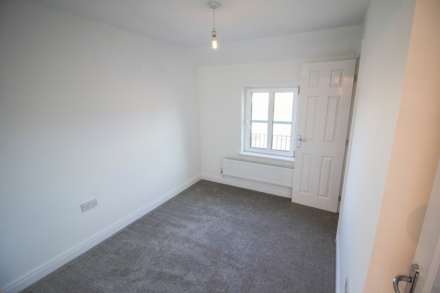 Worle Moor Road**Refurbished Throughout**Garage & Parking**Vacant**, Image 14