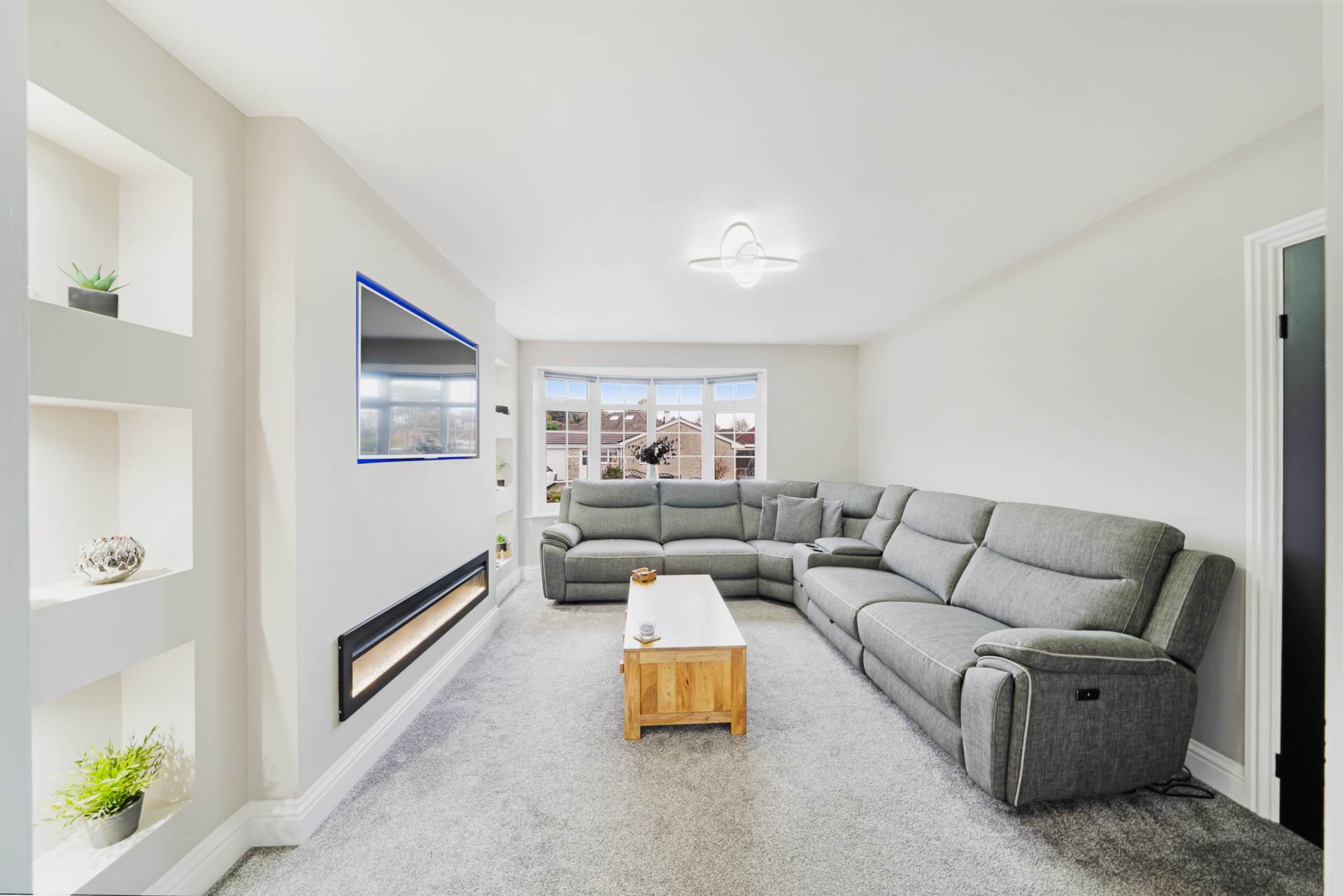 Balmoral Way, Worle Hillside - Stunningly Renovated Family Home, Image 4