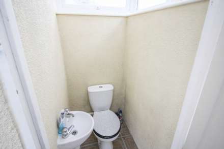 Beaconsfield Road**Two Bedroom House**Parking**Courtyard**Conservatory**Super Location**, Image 6