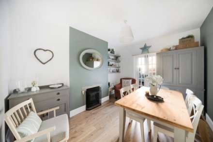 Newland Road**Beautifully Presented Throughout**100ft+ Garden**Three Bedrooms**, Image 5