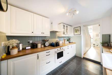 Newland Road**Beautifully Presented Throughout**100ft+ Garden**Three Bedrooms**, Image 6