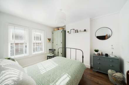 Newland Road**Beautifully Presented Throughout**100ft+ Garden**Three Bedrooms**, Image 9