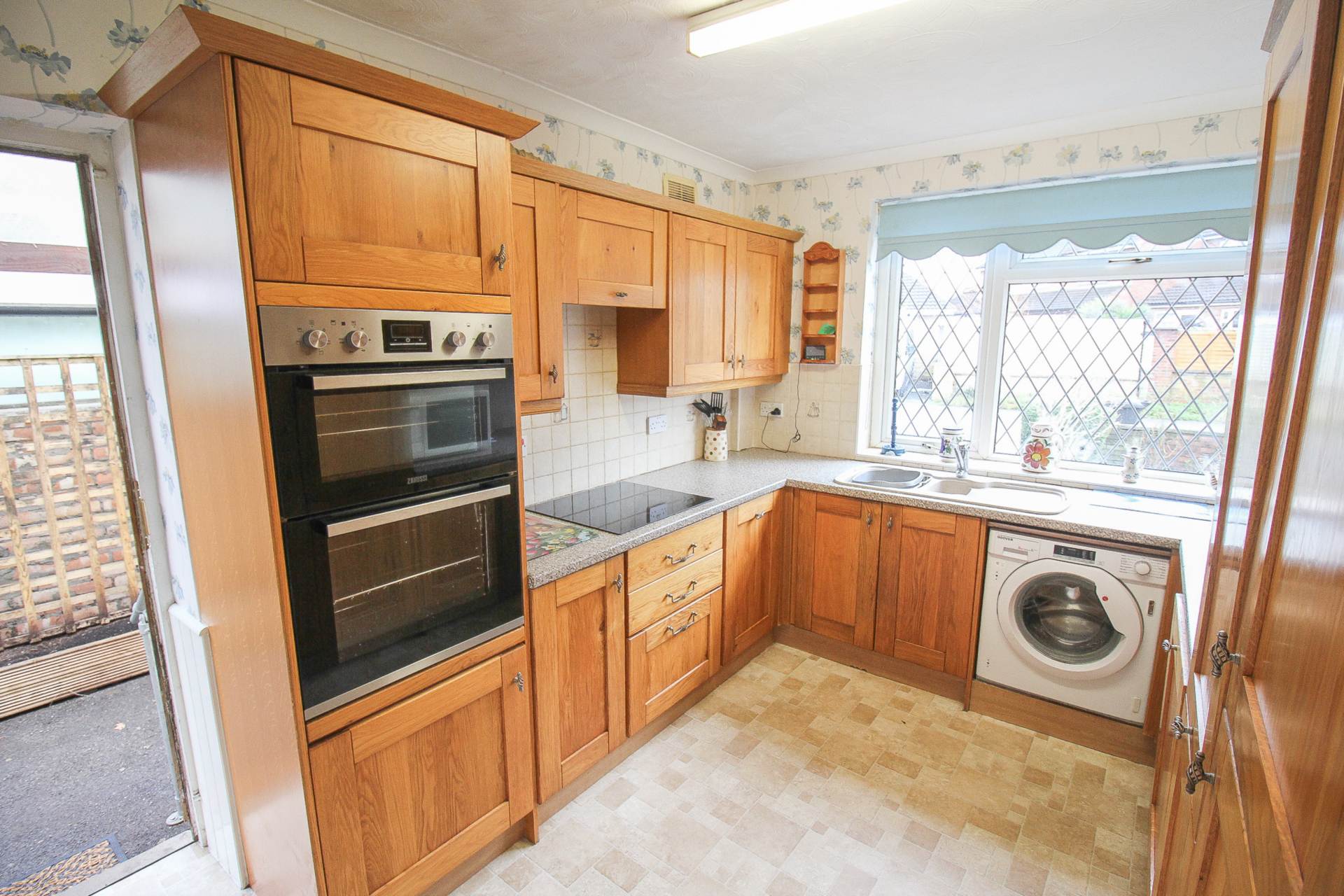 St George**Detached Bungalow**Two Double Bedrooms**South Facing Garden**, Image 5