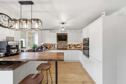 Rapide Way, Haywood Village - Exceptionally Updated Home, Image 5