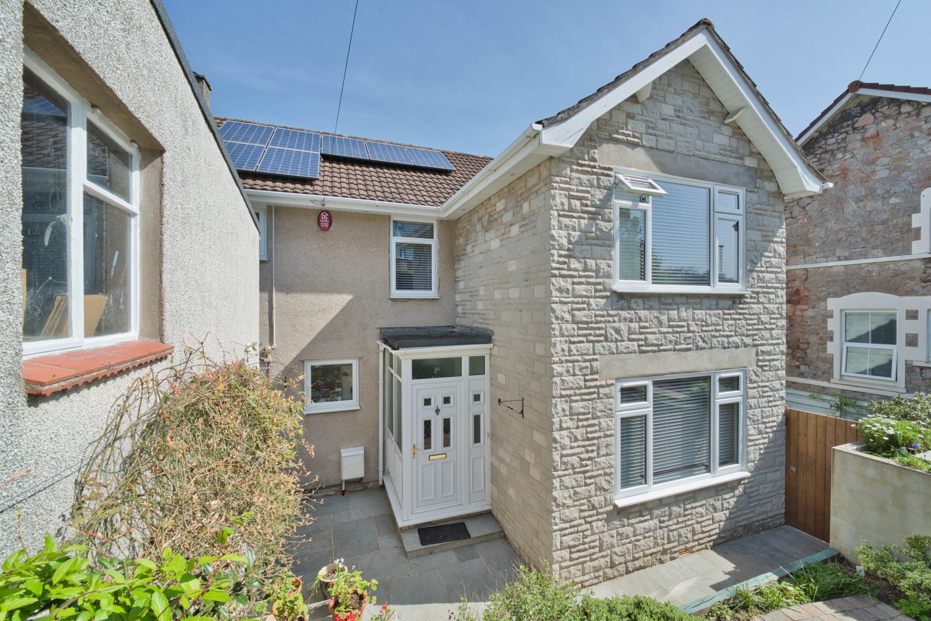 Manor Road**Light & Spacious Throughout**4 Bedrooms**Close to Town**, Image 2