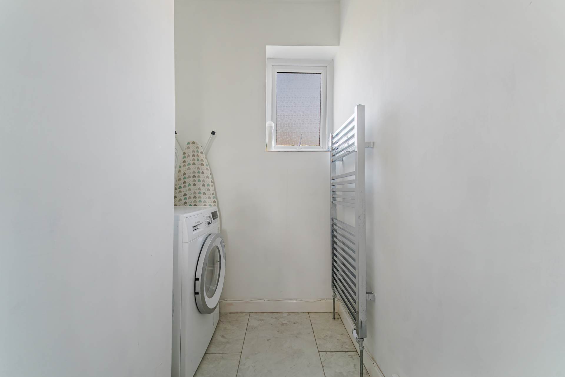 Manor Road**Light & Spacious Throughout**4 Bedrooms**Close to Town**, Image 27