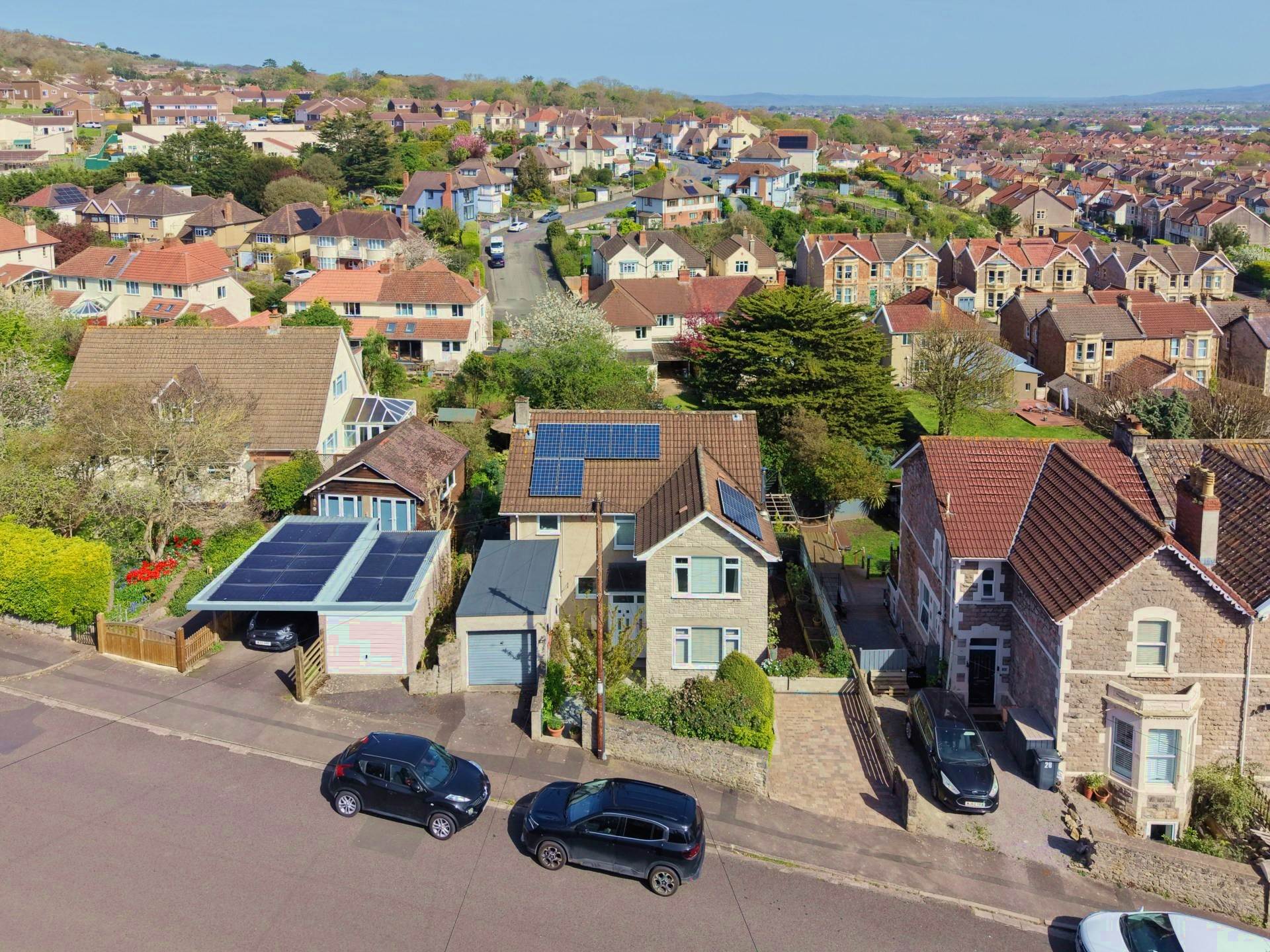 Manor Road**Light & Spacious Throughout**4 Bedrooms**Close to Town**, Image 3