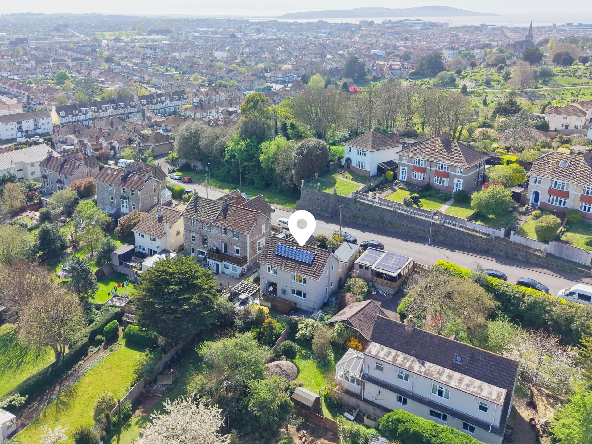 Manor Road**Light & Spacious Throughout**4 Bedrooms**Close to Town**, Image 5