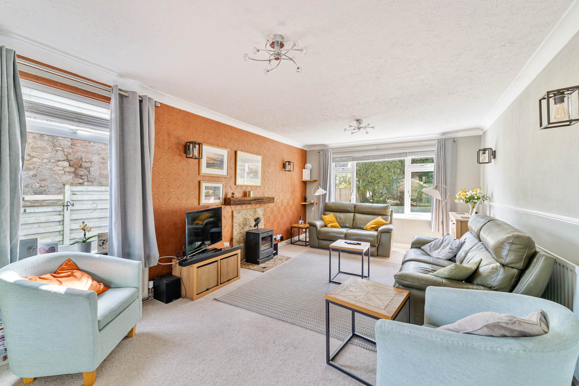 Manor Road**Light & Spacious Throughout**4 Bedrooms**Close to Town**, Image 9