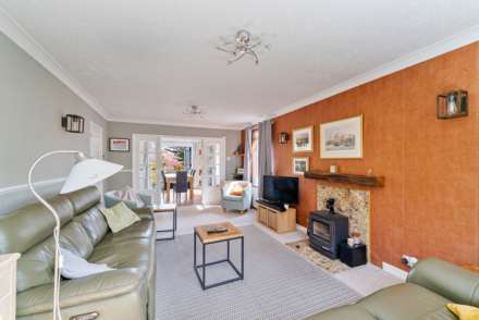Manor Road**Light & Spacious Throughout**4 Bedrooms**Close to Town**, Image 10
