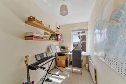 Manor Road**Light & Spacious Throughout**4 Bedrooms**Close to Town**, Image 25