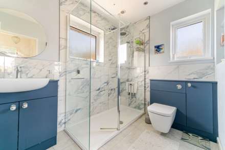 Manor Road**Light & Spacious Throughout**4 Bedrooms**Close to Town**, Image 26