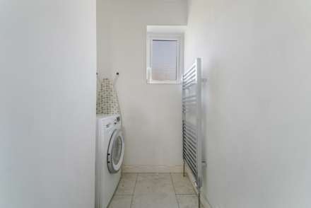 Manor Road**Light & Spacious Throughout**4 Bedrooms**Close to Town**, Image 27