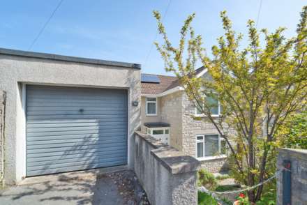 Manor Road**Light & Spacious Throughout**4 Bedrooms**Close to Town**, Image 33