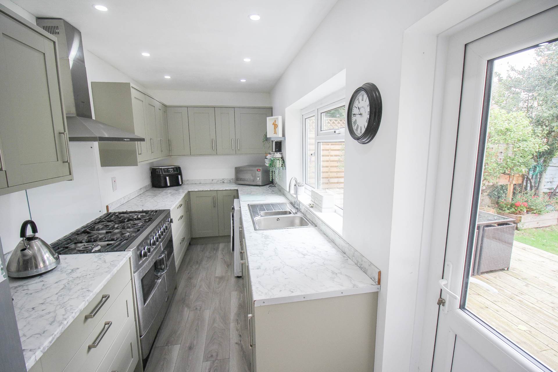 South Ward**4/5 Bedrooms**2/3 Reception Rooms**Substantial Family Home**Close to Beach & Amenities**, Image 7