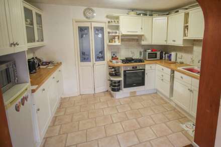 Simons Close, Worle, Image 6