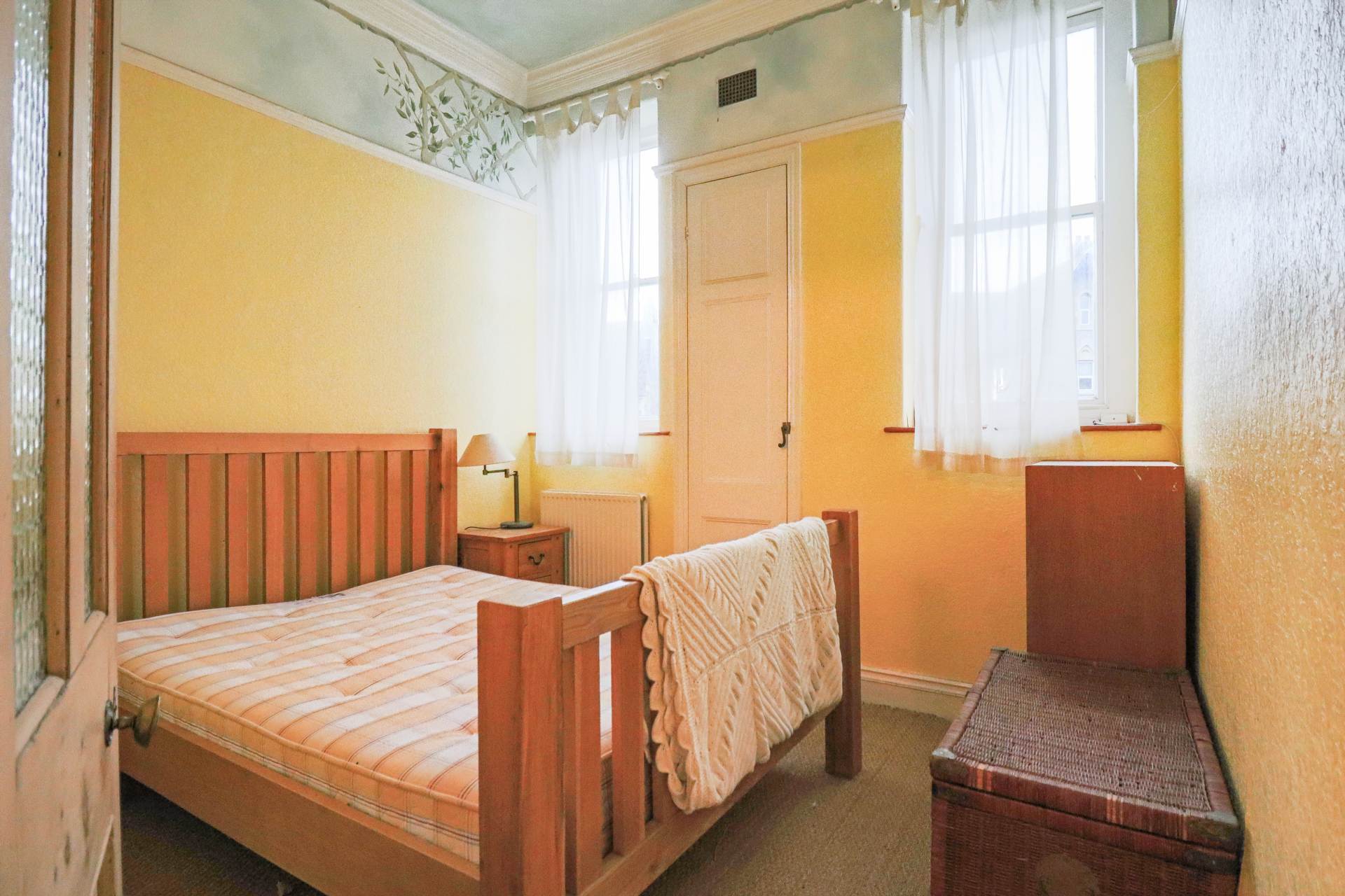 Southside Mansions, Hillside, Image 7