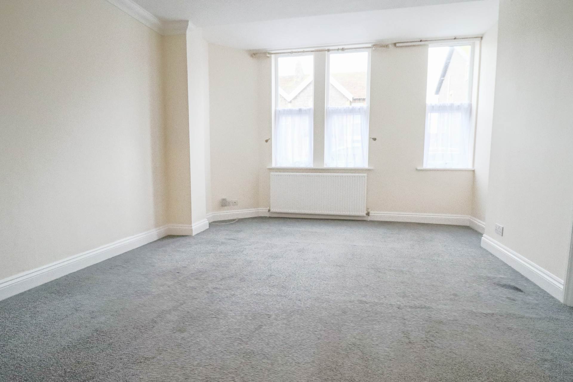 Moorland Road**Two Bedrooms**Ground Floor**Parking**Courtyard Garden**, Image 2