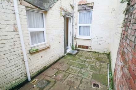 Moorland Road**Two Bedrooms**Ground Floor**Parking**Courtyard Garden**, Image 10