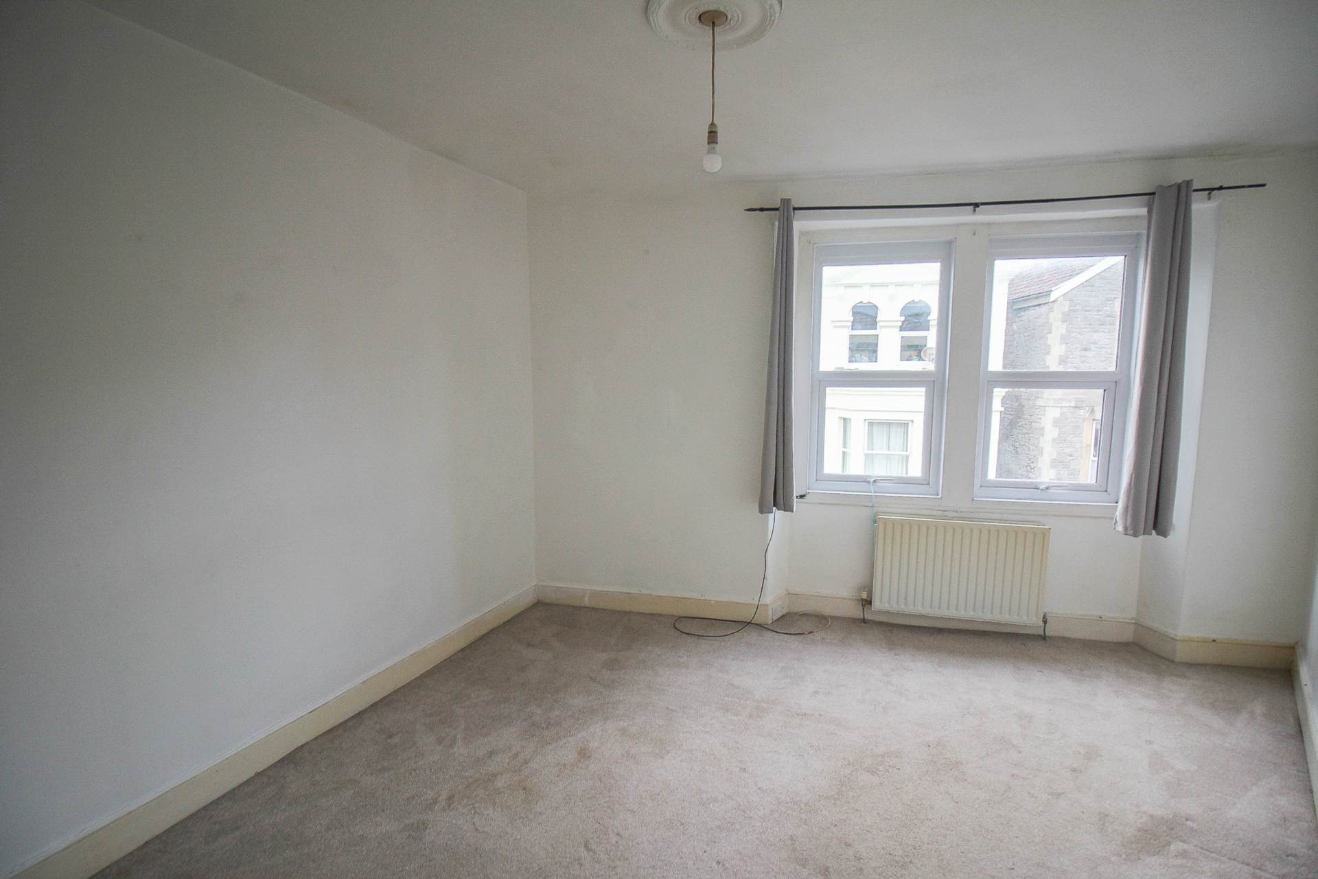 Central Location**Two Bedrooms**Office**A Little updating Required**Ideal Buy to Let**, Image 5
