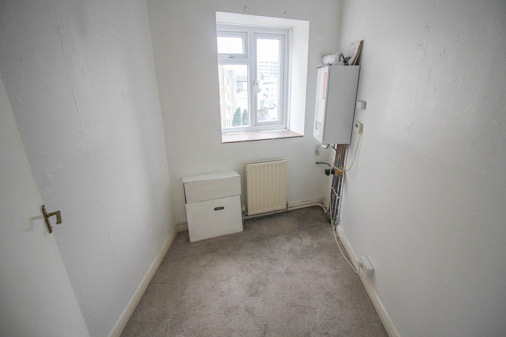 Central Location**Two Bedrooms**Office**A Little updating Required**Ideal Buy to Let**, Image 6