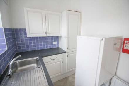 Central Location**Two Bedrooms**Office**A Little updating Required**Ideal Buy to Let**, Image 4