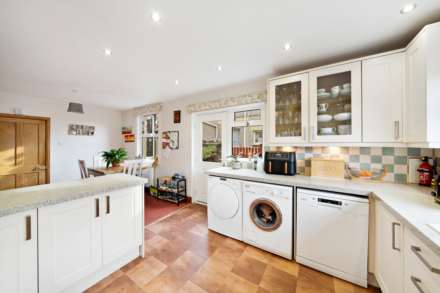 Weston super Mare**Substantial Period Property**4 Bedrooms**Two Garages**Close to Train Station**, Image 9