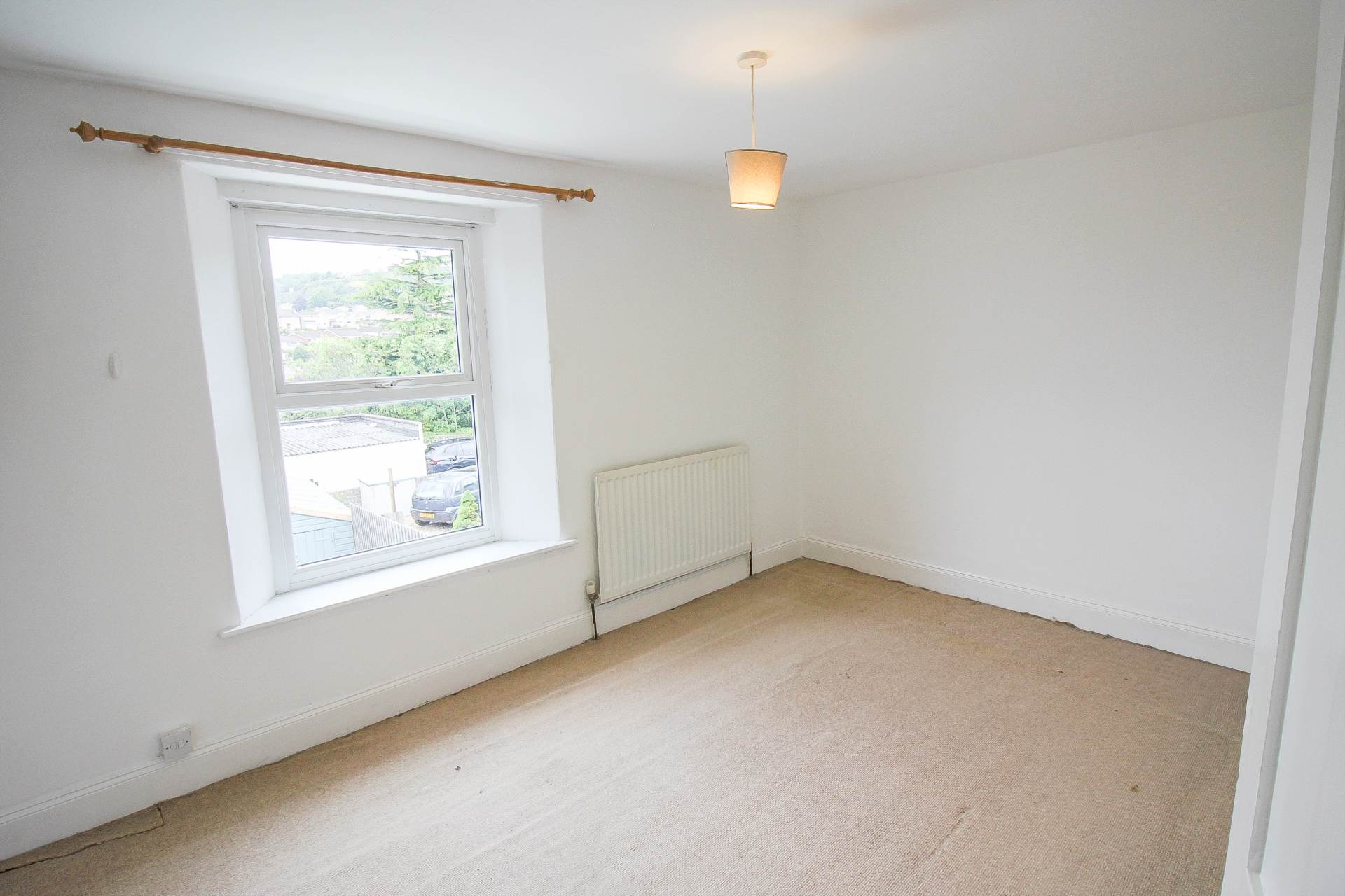 Charming Cottage**Two Bedrooms**Two Reception Rooms & Conseravtory**Sunny Garden**, Image 14