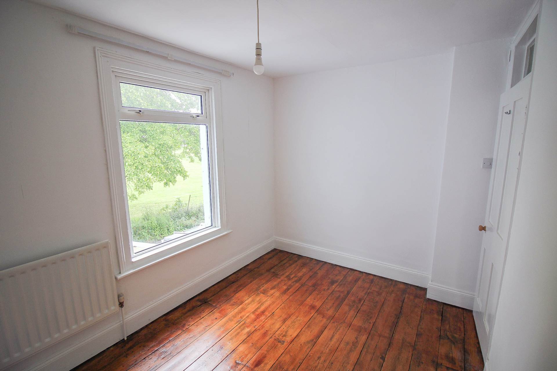 Charming Cottage**Two Bedrooms**Two Reception Rooms & Conseravtory**Sunny Garden**, Image 18