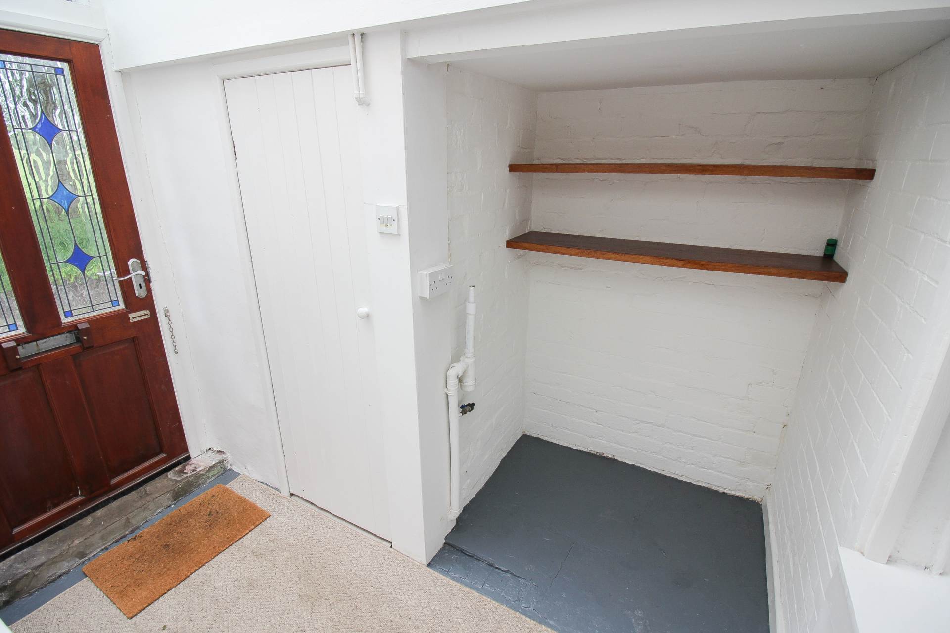 Charming Cottage**Two Bedrooms**Two Reception Rooms & Conseravtory**Sunny Garden**, Image 7
