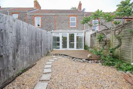 Charming Cottage**Two Bedrooms**Two Reception Rooms & Conseravtory**Sunny Garden**
