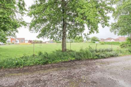 Charming Cottage**Two Bedrooms**Two Reception Rooms & Conseravtory**Sunny Garden**, Image 16