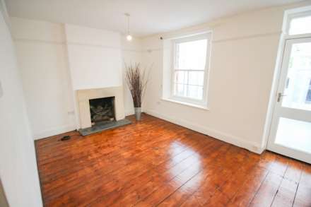 Charming Cottage**Two Bedrooms**Two Reception Rooms & Conseravtory**Sunny Garden**, Image 2