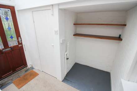 Charming Cottage**Two Bedrooms**Two Reception Rooms & Conseravtory**Sunny Garden**, Image 7