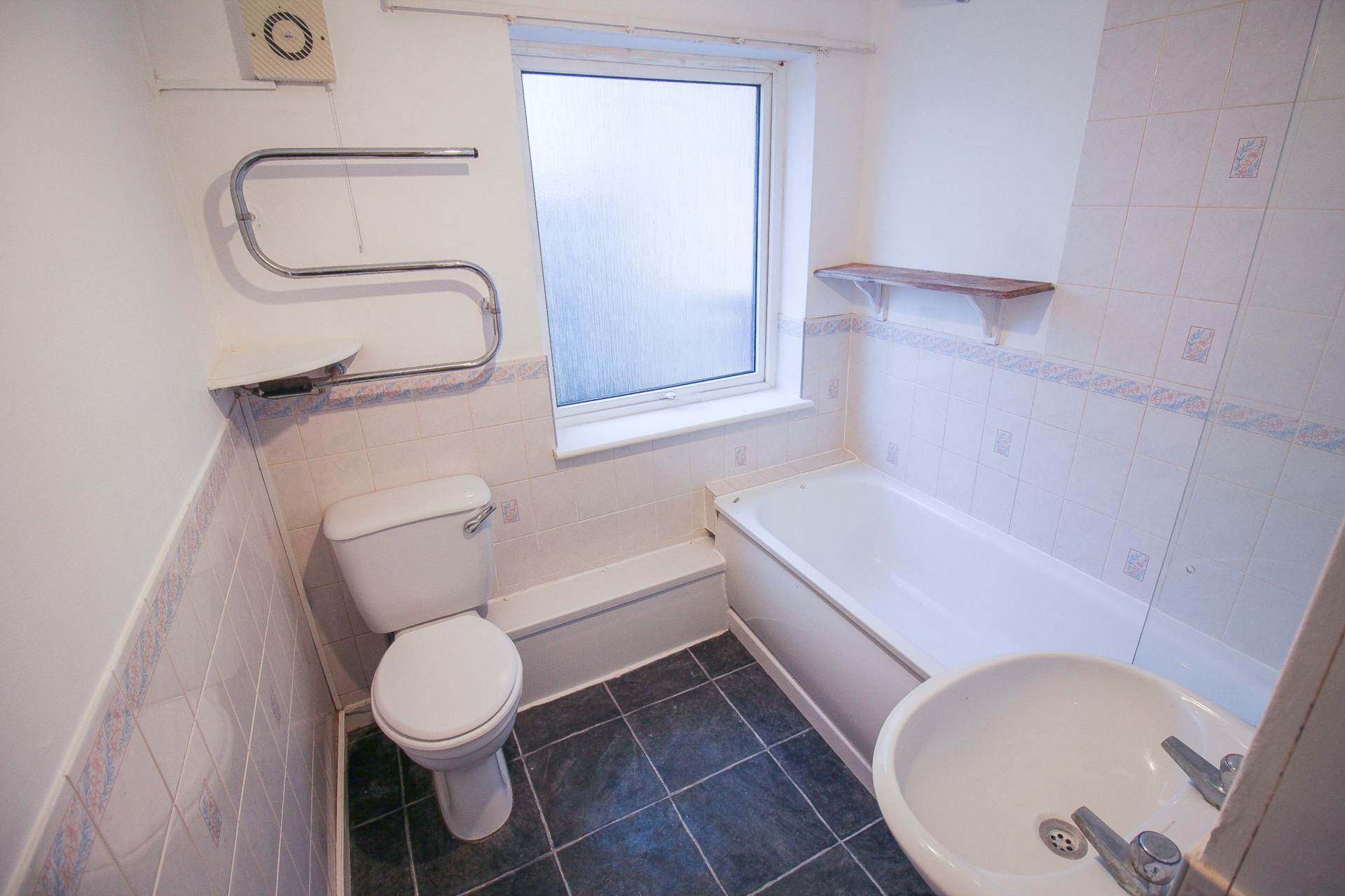 Central Location**Ideal Buy-to-Let**Updating Required**Two Bedrooms**, Image 6