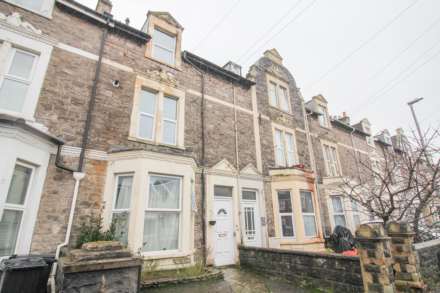 Central Location**Ideal Buy to Let/First Time Buy**Bedroom with En Suite Shower**