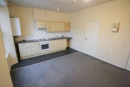 Central Location**Ideal Buy to Let/First Time Buy**Bedroom with En Suite Shower**, Image 3