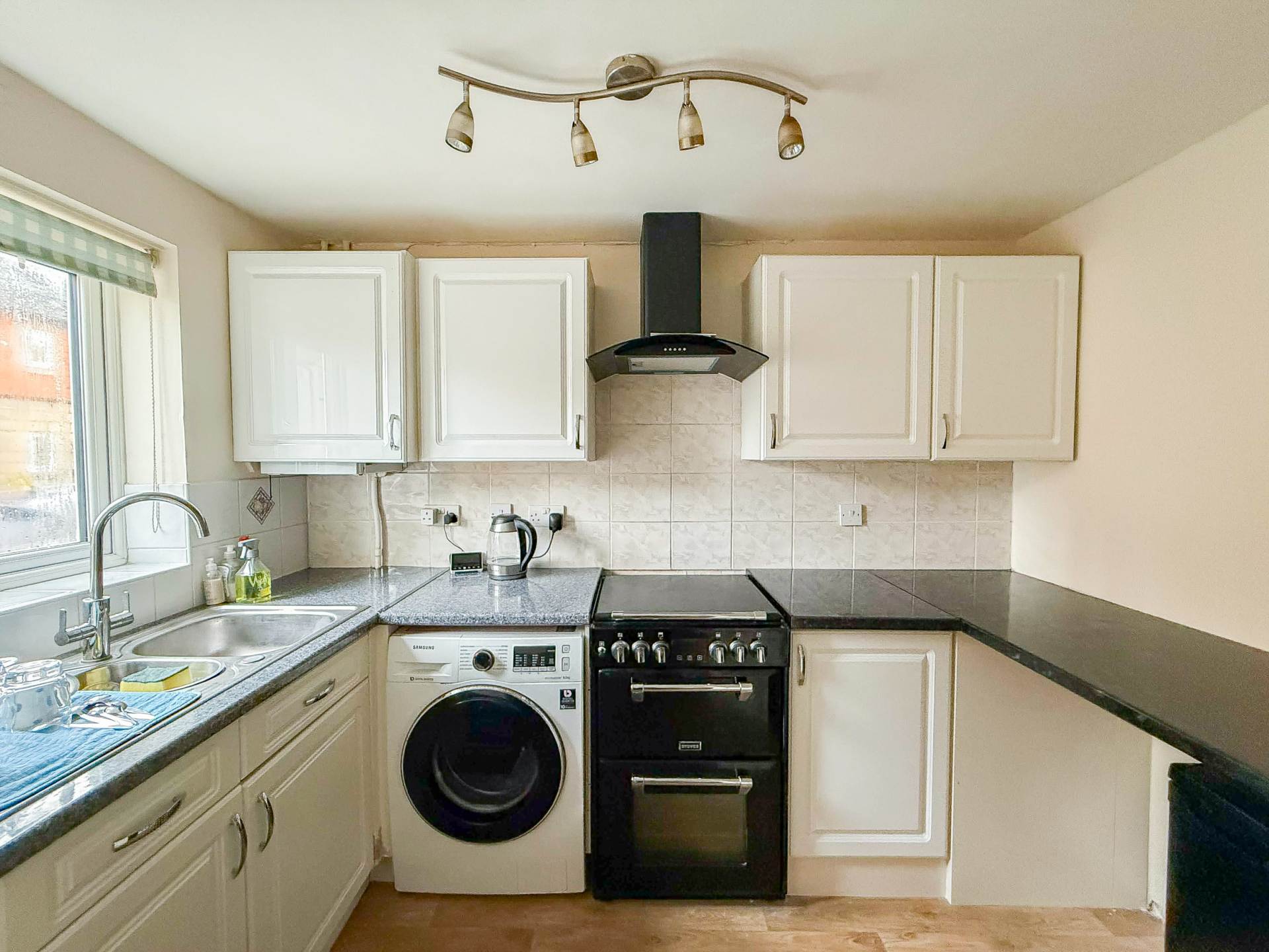 Locking Castle**Offers Invited**Three Double Bedrooms**Garden Room with Log Burner**Conservatory**, Image 10