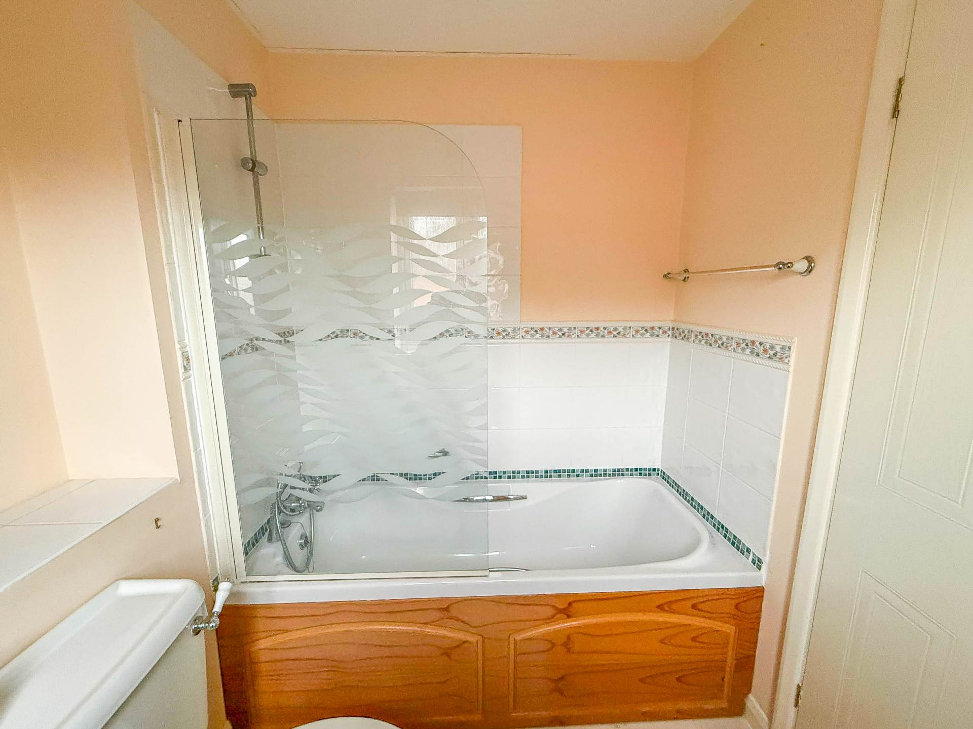 Locking Castle**Offers Invited**Three Double Bedrooms**Garden Room with Log Burner**Conservatory**, Image 17