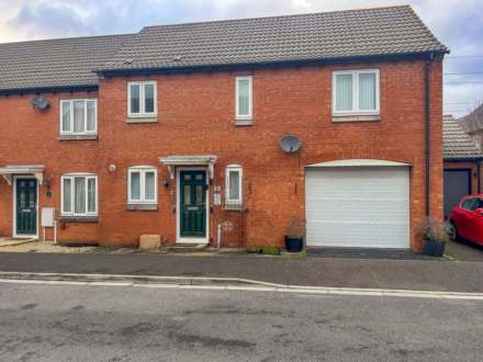 Locking Castle**Offers Invited**Three Double Bedrooms**Garden Room with Log Burner**Conservatory**