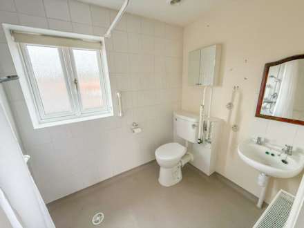 Locking Castle**Offers Invited**Three Double Bedrooms**Garden Room with Log Burner**Conservatory**, Image 12