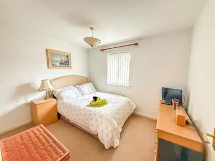 Locking Castle**Offers Invited**Three Double Bedrooms**Garden Room with Log Burner**Conservatory**, Image 14