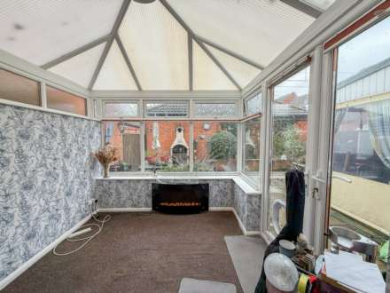 Locking Castle**Offers Invited**Three Double Bedrooms**Garden Room with Log Burner**Conservatory**, Image 4